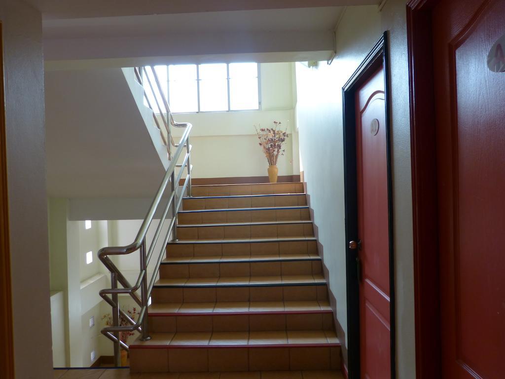 Silver Reef Hotel Удон Тани Екстериор снимка